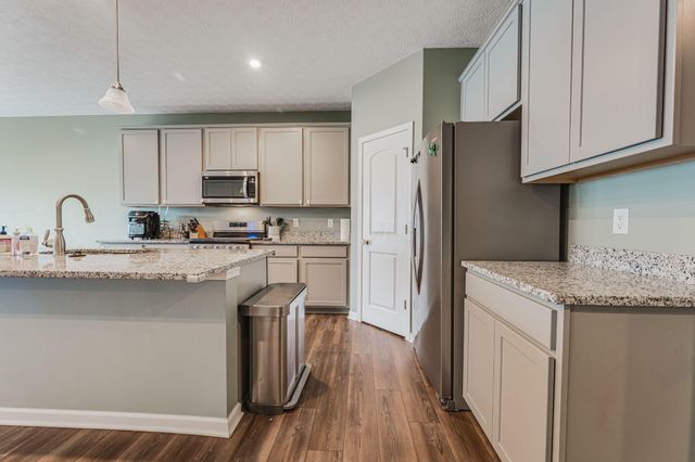 1187 Lake Forest Drive, Hebron, OH 43025