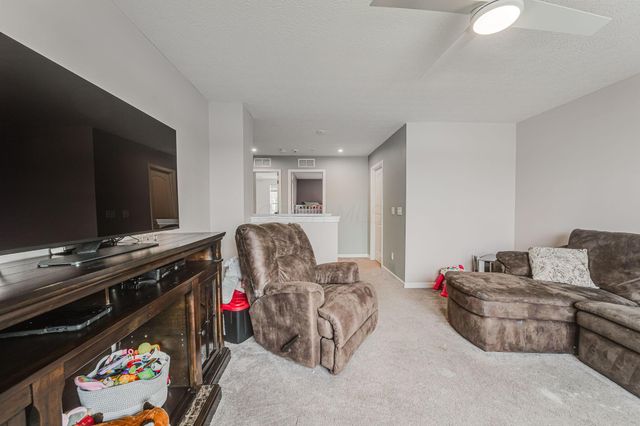 1187 Lake Forest Drive, Hebron, OH 43025