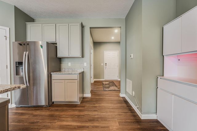 1187 Lake Forest Drive, Hebron, OH 43025