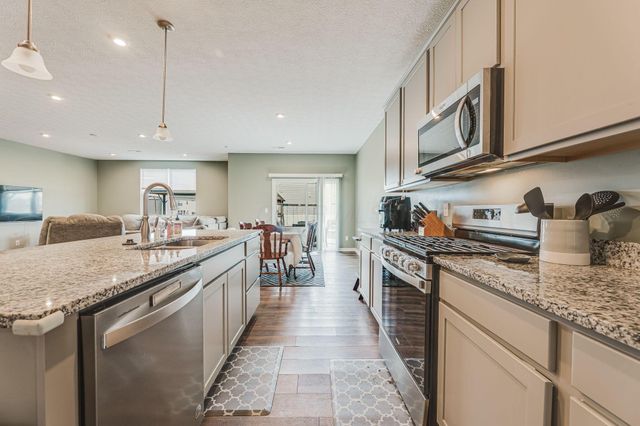 1187 Lake Forest Drive, Hebron, OH 43025