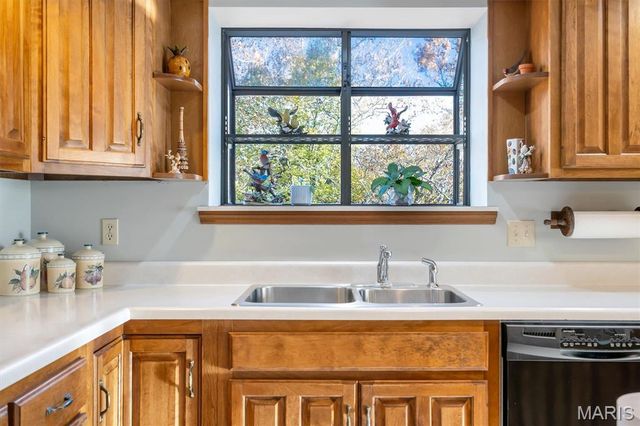 2075 Meaghan Lane, Pacific, MO 63069