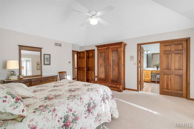 2075 Meaghan Lane, Pacific, MO 63069