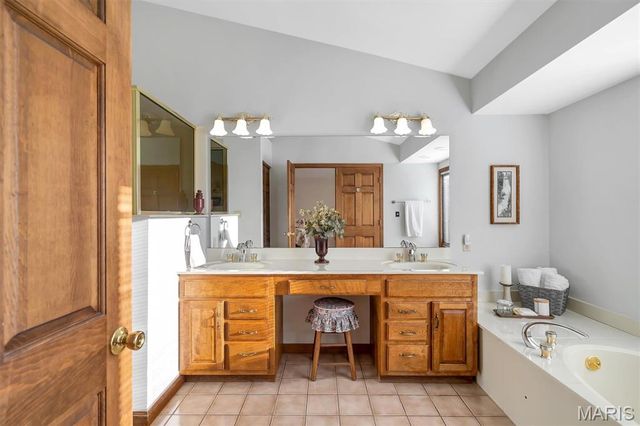 2075 Meaghan Lane, Pacific, MO 63069