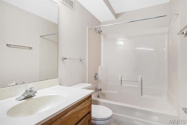 2075 Meaghan Lane, Pacific, MO 63069