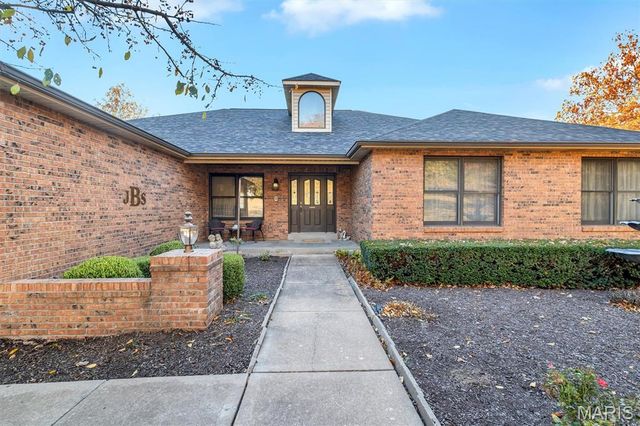 2075 Meaghan Lane, Pacific, MO 63069