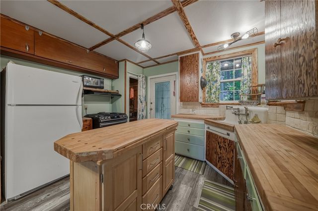 16179 Madrone, Cobb, CA 95426