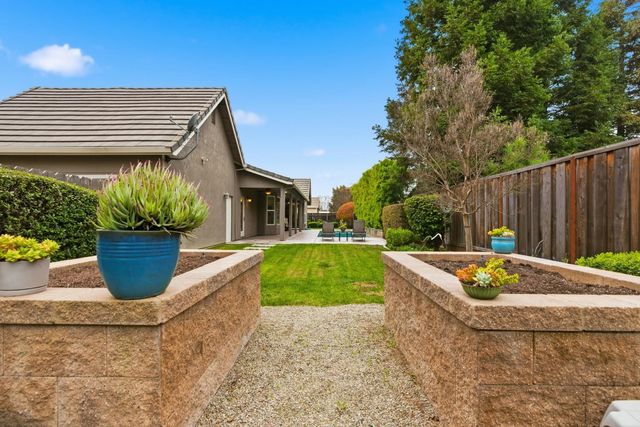 347 E Milgeo Ave, Ripon, CA 95366