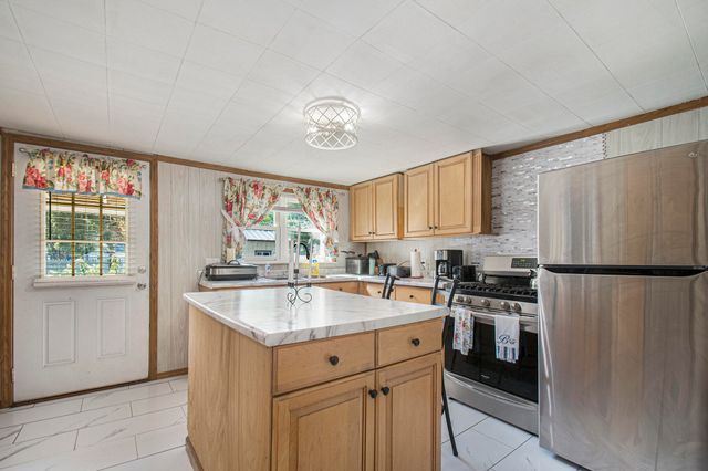 1408 Silverbrook Avenue, Niles City, MI 49120