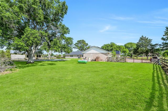 3358 County Road 172, Alvin, TX 77511