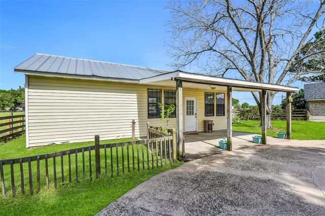 3358 County Road 172, Alvin, TX 77511