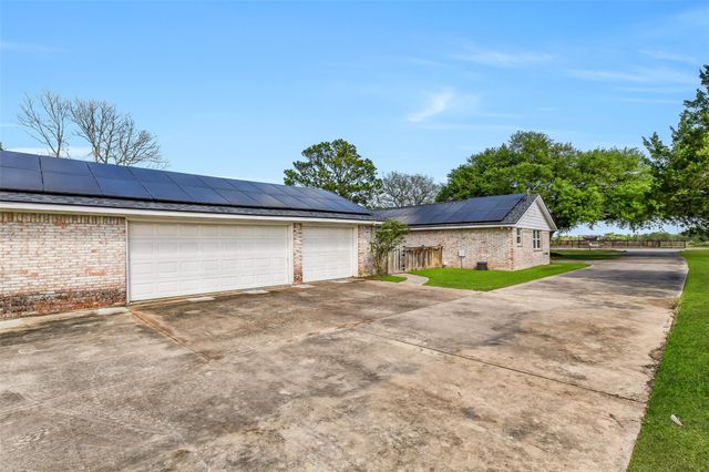 3358 County Road 172, Alvin, TX 77511