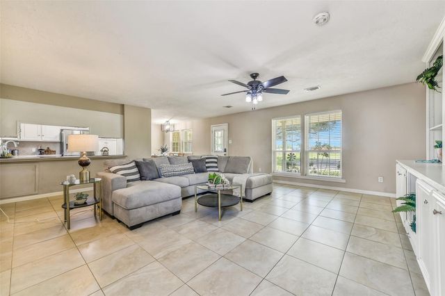 3358 County Road 172, Alvin, TX 77511