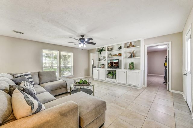 3358 County Road 172, Alvin, TX 77511
