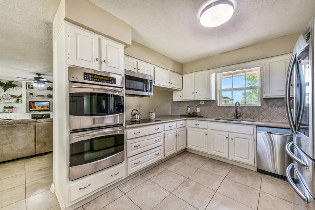 3358 County Road 172, Alvin, TX 77511