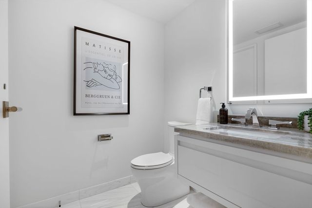 150 Seaport Blvd 11C, Boston, MA 02210