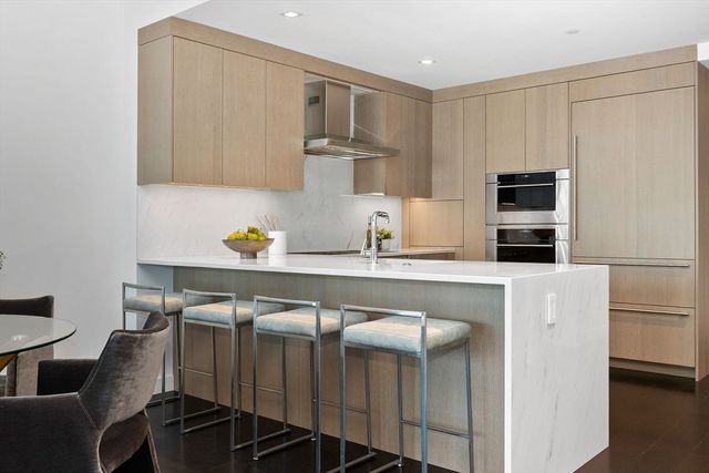150 Seaport Blvd 11C, Boston, MA 02210