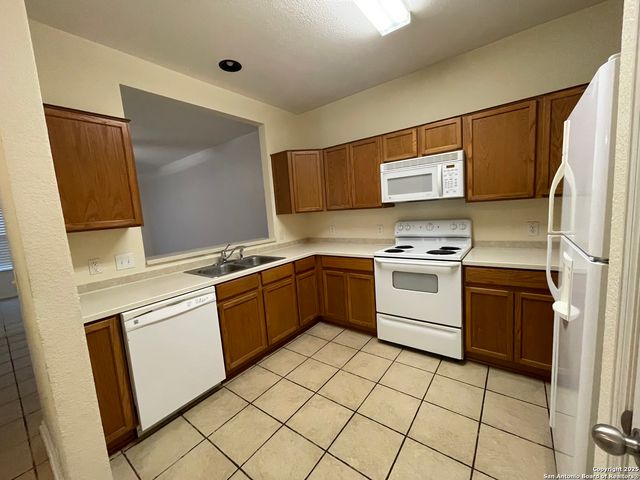13523 BRISTOW DAWN, San Antonio, TX 78217