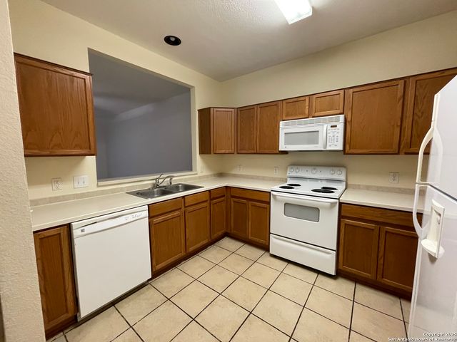 13523 BRISTOW DAWN, San Antonio, TX 78217
