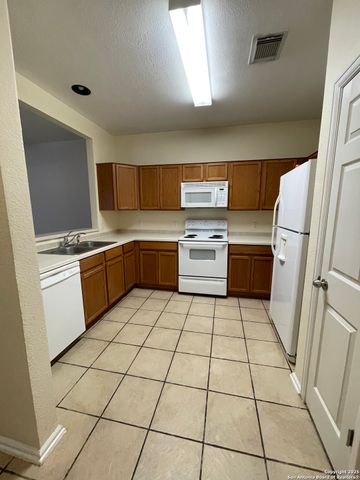 13523 BRISTOW DAWN, San Antonio, TX 78217
