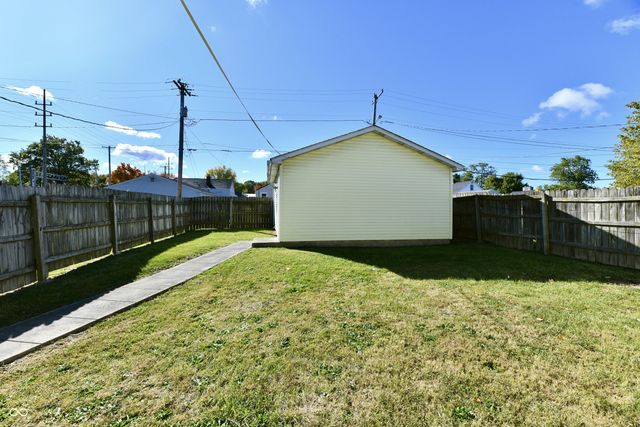 423 E 37th Street, Anderson, IN 46013