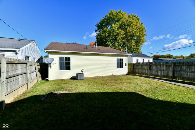 423 E 37th Street, Anderson, IN 46013