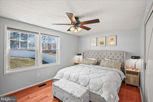 5829 PARAKEET DR, Burke, VA 22015