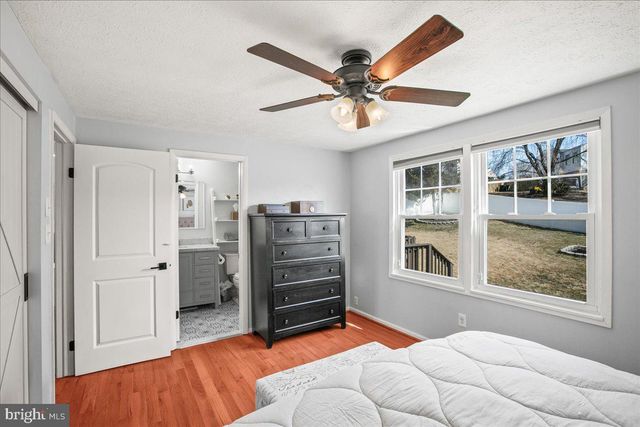 5829 PARAKEET DR, Burke, VA 22015