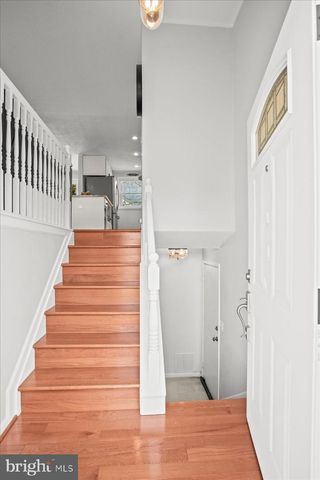 5829 PARAKEET DR, Burke, VA 22015