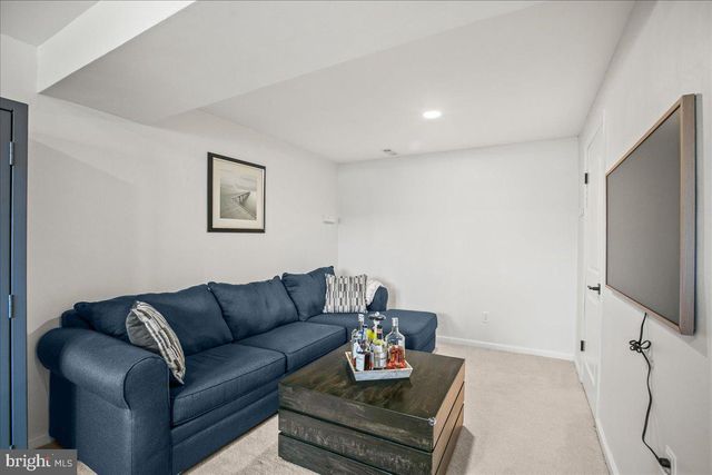 5829 PARAKEET DR, Burke, VA 22015