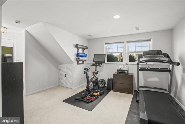 5829 PARAKEET DR, Burke, VA 22015