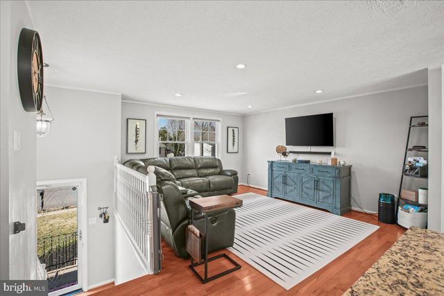 5829 PARAKEET DR, Burke, VA 22015