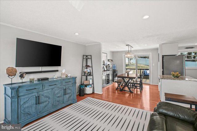 5829 PARAKEET DR, Burke, VA 22015