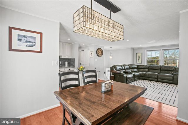 5829 PARAKEET DR, Burke, VA 22015