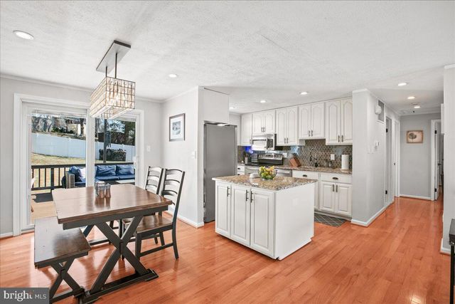 5829 PARAKEET DR, Burke, VA 22015