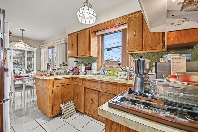 5439 N Neva Avenue, Chicago, IL 60656