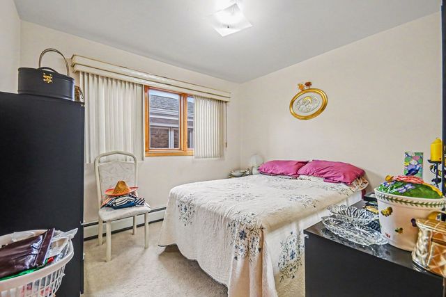 5439 N Neva Avenue, Chicago, IL 60656