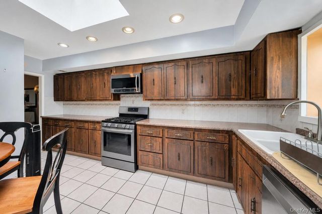 8913 84th Street, Woodhaven, NY 11421