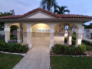 10830 NW 8th St, Pembroke Pines, FL 33026