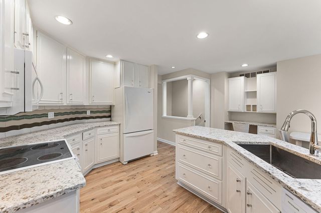 136 Country Club Drive, La Porte, IN 46350