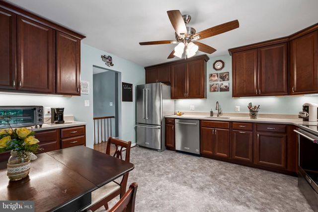 6415 HICKORY LN, Sykesville, MD 21784