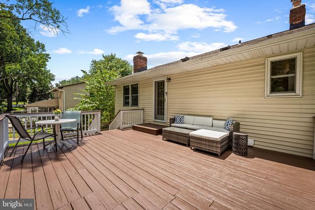 6415 HICKORY LN, Sykesville, MD 21784