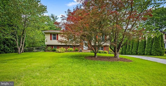 6415 HICKORY LN, Sykesville, MD 21784