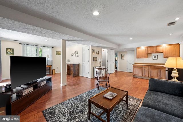 6415 HICKORY LN, Sykesville, MD 21784