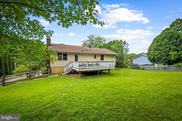 6415 HICKORY LN, Sykesville, MD 21784