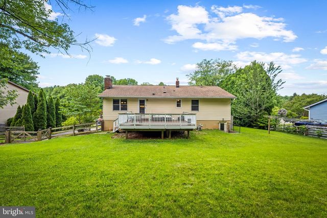 6415 HICKORY LN, Sykesville, MD 21784