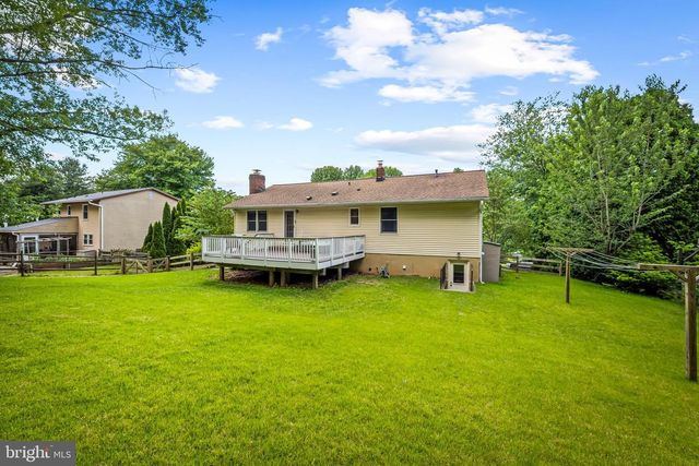 6415 HICKORY LN, Sykesville, MD 21784