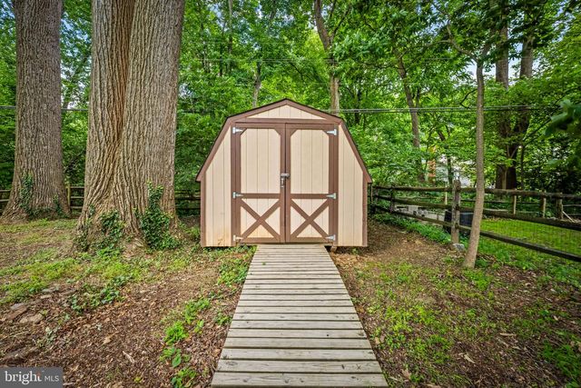 6415 HICKORY LN, Sykesville, MD 21784