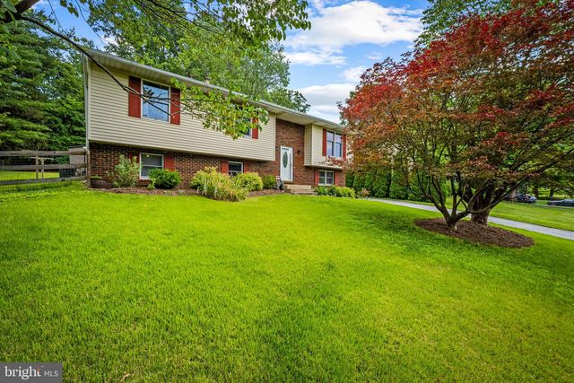 6415 HICKORY LN, Sykesville, MD 21784