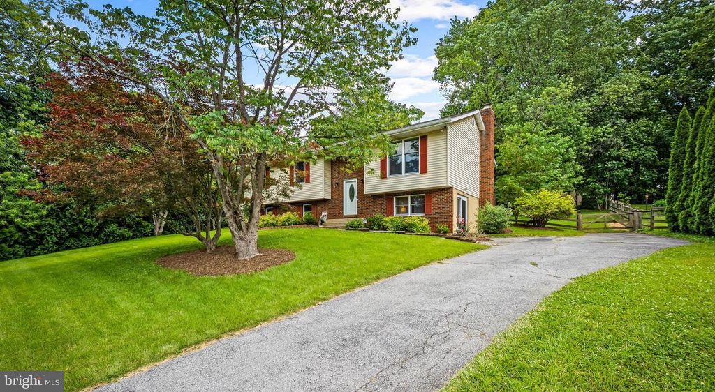 6415 HICKORY LN, Sykesville, MD 21784