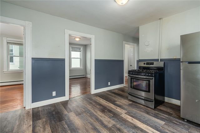 12 Louisburg Place, Providence, RI 02909